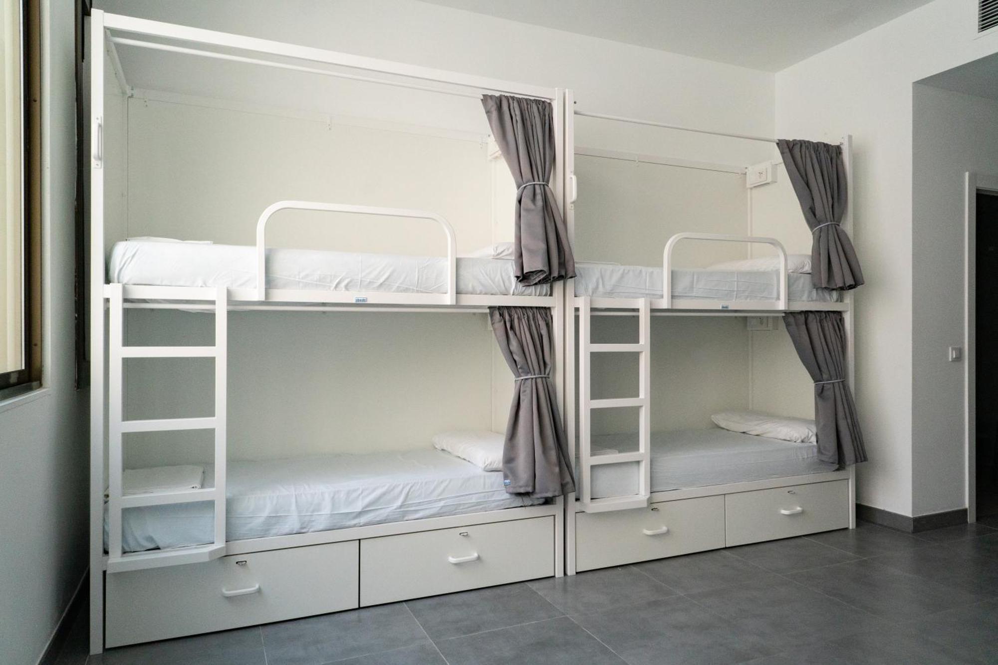 Quadruple Room Private Bathroom